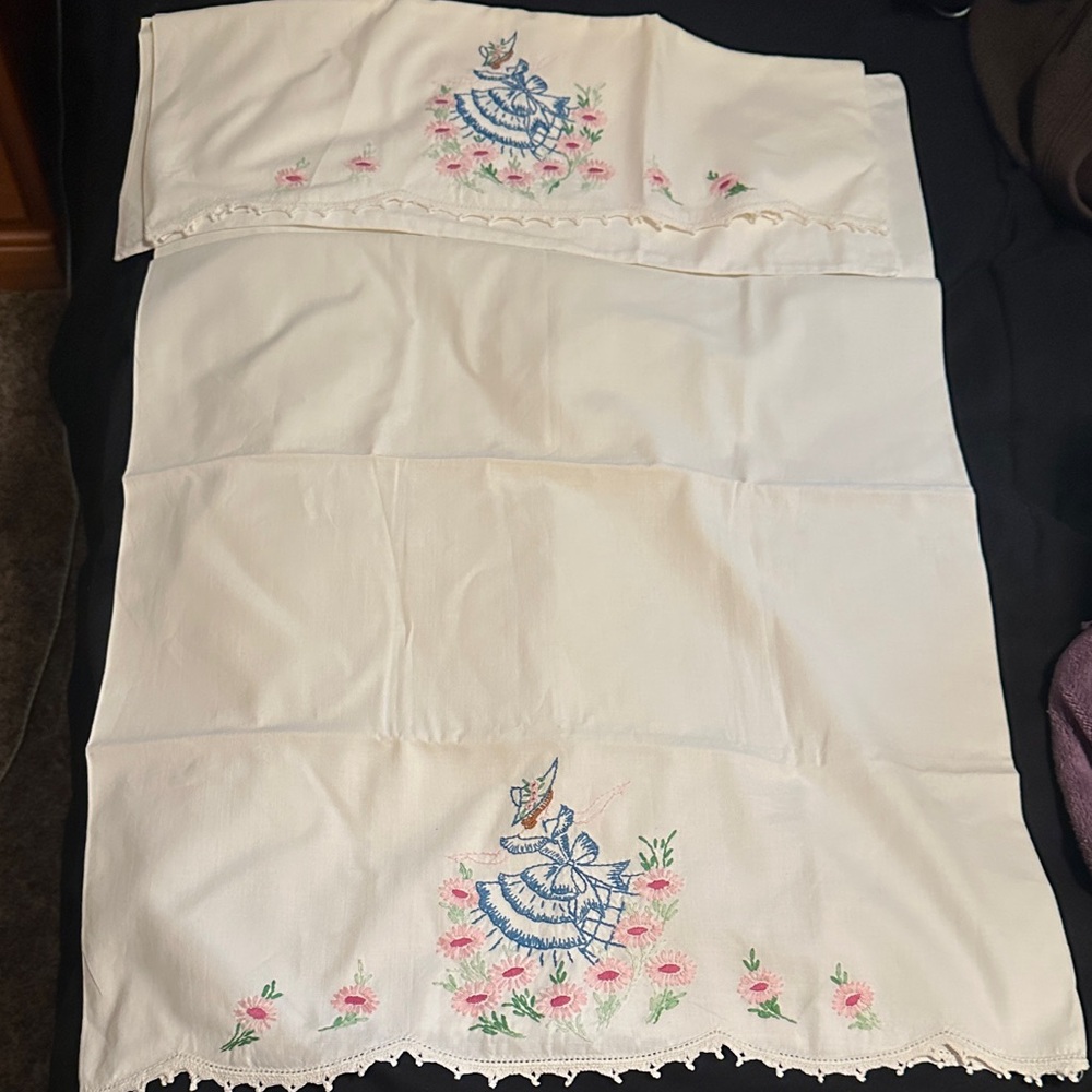 Embroidered White and Blue Pillowcase Set   Beautiful vintage pillow cases